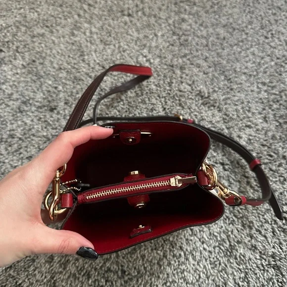 Coach Cream and Red Floral Crossbody Bag - Picture 4 of 4